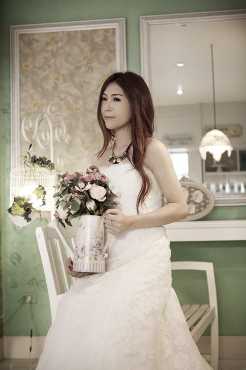 Thủy Đặng đẹp mơ màng khi thành cô dâu - 2