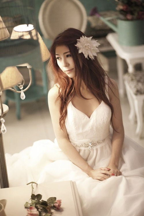 Thủy Đặng đẹp mơ màng khi thành cô dâu - 8