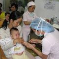 Tin tức - 'Ém' thông tin trẻ tử vong sau tiêm vắc xin?