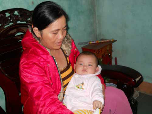 Rộ tin đồn trẻ 3 tháng tuổi biết nói - 2