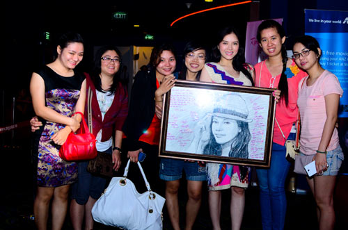 Lý Nhã Kỳ mời fan xem Mùa hè lạnh - 14