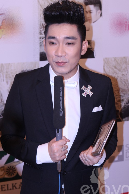 Dương Yến Ngọc dáng quot;ngầuquot; mừng Quang Hà - 5