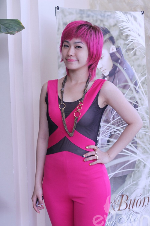 Dương Yến Ngọc dáng quot;ngầuquot; mừng Quang Hà - 12