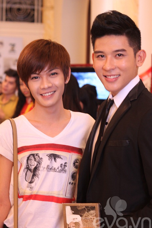 Dương Yến Ngọc dáng quot;ngầuquot; mừng Quang Hà - 19