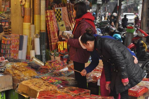 Thị trường ông Công, ông Táo sốt giá - 3