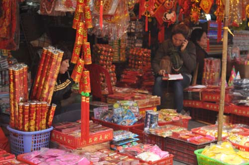 Thị trường ông Công, ông Táo sốt giá - 4