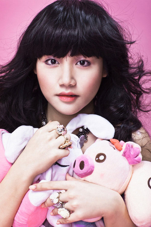 Văn Mai Hương trả lời nghi án quot;đụng dao kéoquot; - 1