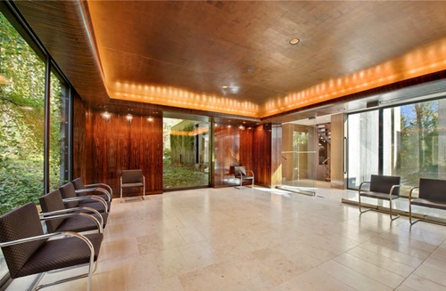 Cơ ngơi 30 triệu USD xây giữa hồ nước - 5