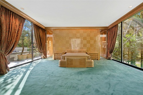 Cơ ngơi 30 triệu USD xây giữa hồ nước - 8