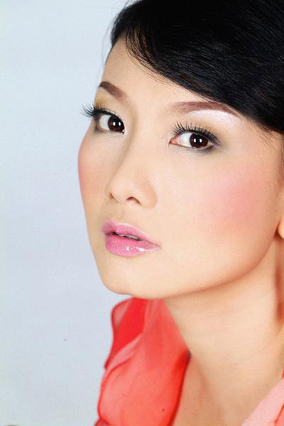 Mỹ Uyên: Hạnh phúc ở quanh đây - 1