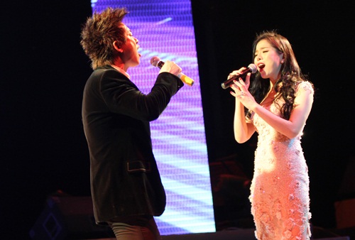 Lệ Quyên đắm say cùng Tuấn Hưng trên sân khấu - 2