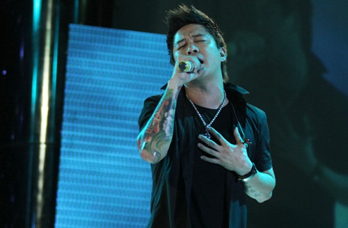 Lệ Quyên đắm say cùng Tuấn Hưng trên sân khấu - 6