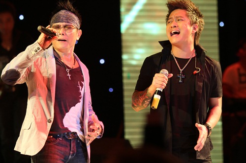 Lệ Quyên đắm say cùng Tuấn Hưng trên sân khấu - 7