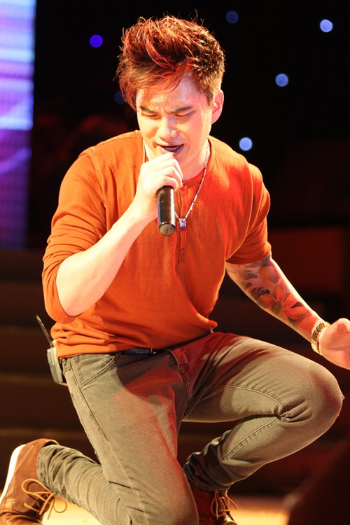 Lệ Quyên đắm say cùng Tuấn Hưng trên sân khấu - 14