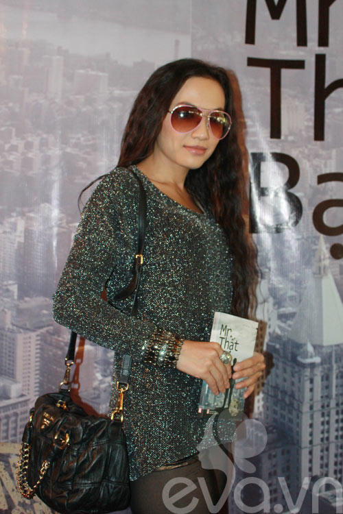 Dương Trương Thiên Lý đẹp mê hồn sau sinh - 12