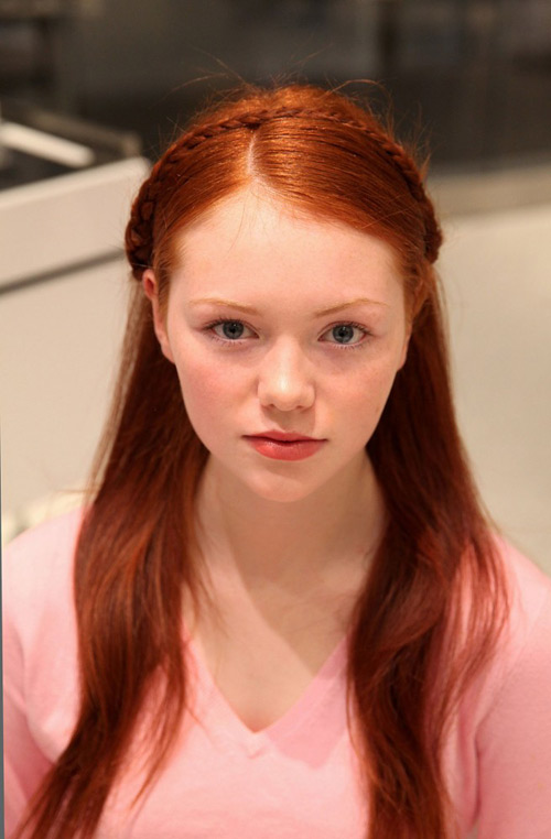 Tóc tết vương miện chỉ với 4 bước - 1