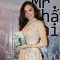 Làng sao - Dương Trương Thiên Lý đẹp mê hồn sau sinh