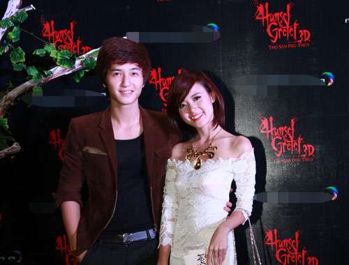 Andrea khoe lưng trần trắng nõn - 5