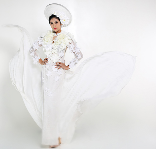 Ngọc Hân tươi mới diện áo dài trắng - 5