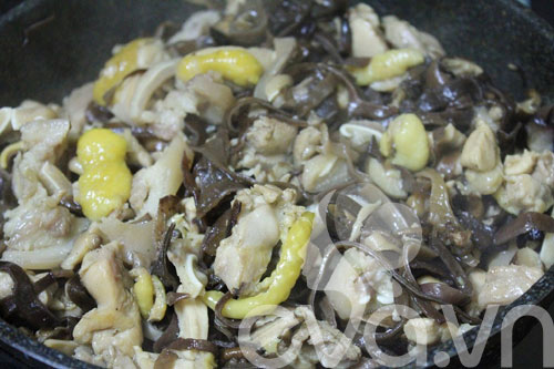 Tết đãi khách món giò gà xào nấm - 6