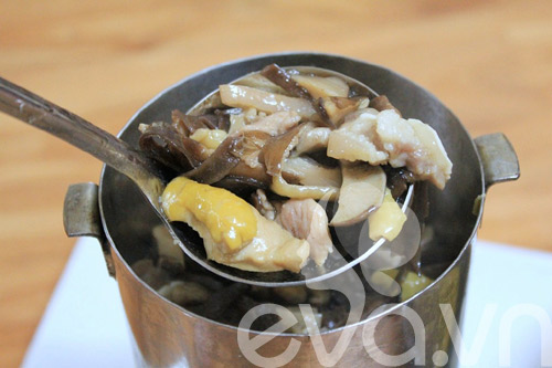 Tết đãi khách món giò gà xào nấm - 7