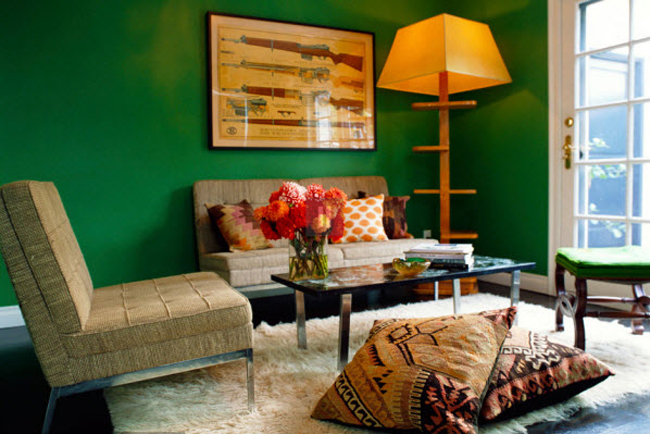 Không gian nhà như toát ra nguồn năng lượng tích cực với tường sơn màu sành điệu.