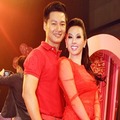 Làng sao sony - HH Thu Hoài rực rỡ sắc đỏ cạnh Đức Tuấn
