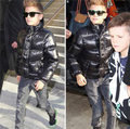 Làng sao - Romeo Beckham "trình diễn" thời trang trên phố