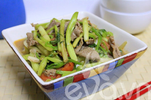 Ngon cơm với rau cần xào thịt bò - 10