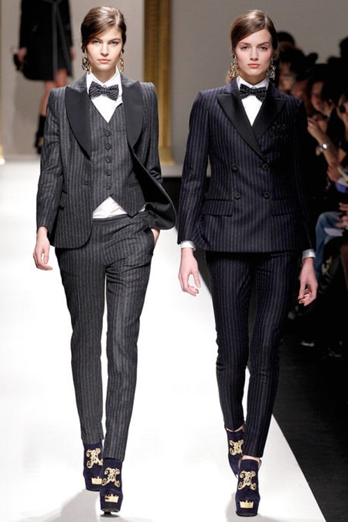 #039;Phát sốt#039; với sọc kẻ ô vuông của Moschino - 17