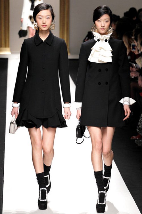 #039;Phát sốt#039; với sọc kẻ ô vuông của Moschino - 18