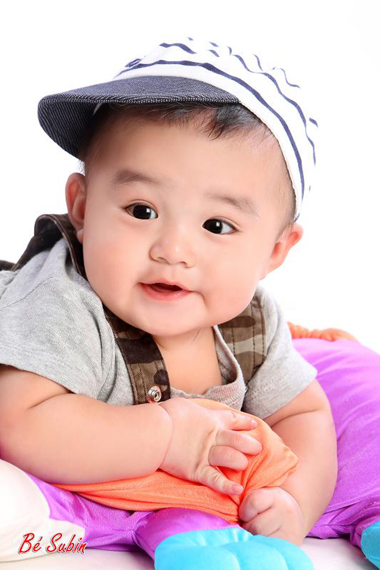 Subin có tên khai sinh là Lê Huy Hoàng, bé sinh ngày 5/10/2012 đó.