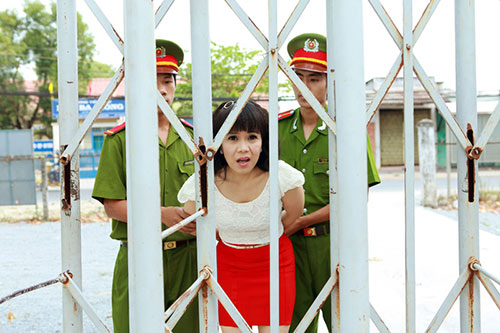 DV hài Việt Hương bị công an bắt - 5