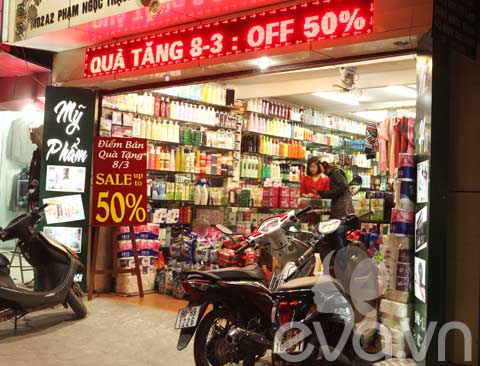Ngày 8/3: Bùng nổ khuyến mại - 11