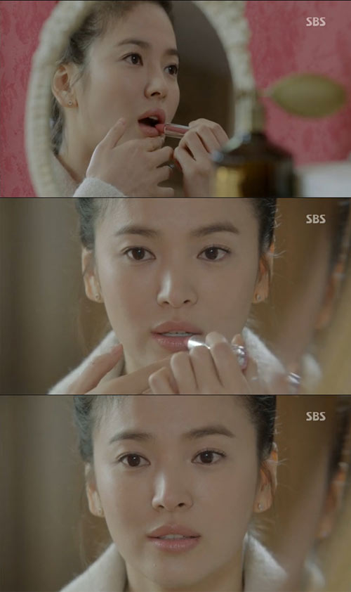 #039;Thiếu nữ mù#039; Song Hye Kyo cuốn hút với áo choàng đắt tiền - 20
