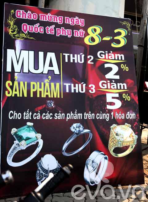 Ngày 8/3: Bùng nổ khuyến mại - 15