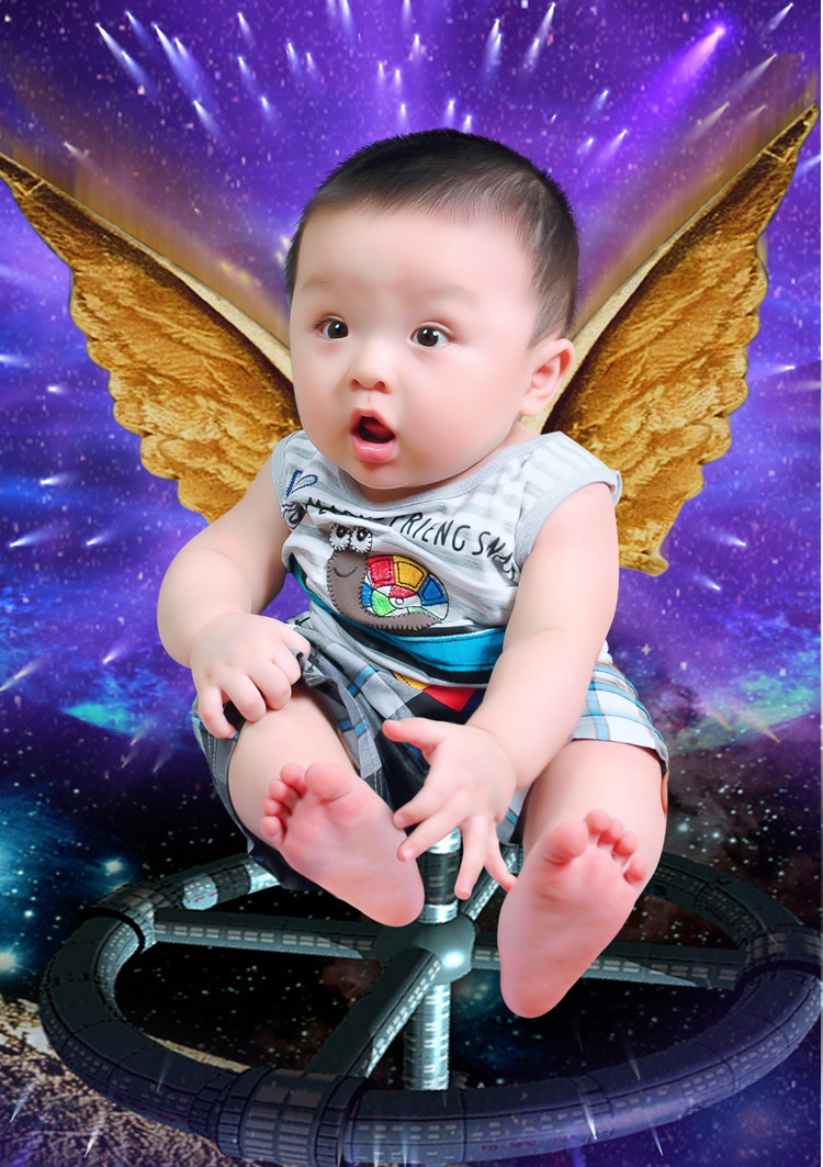 Đây là 'thiên thần ánh sáng' của nhà tôi, bé có tên Đặng Minh Quang Vũ đó.