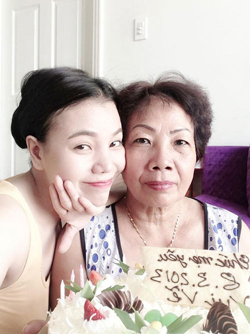 Trà Ngọc Hằng tặng quà sớm cho mẹ ngày 8-3 - 4