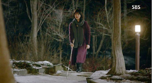 #039;Thiếu nữ mù#039; Song Hye Kyo cuốn hút với áo choàng đắt tiền - 10