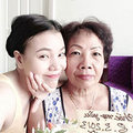 Làng sao - Trà Ngọc Hằng tặng quà sớm cho mẹ ngày 8-3