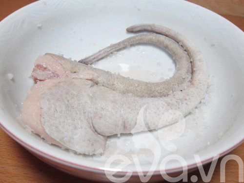 Canh đuôi lợn nấu củ dền thơm ngon - 3