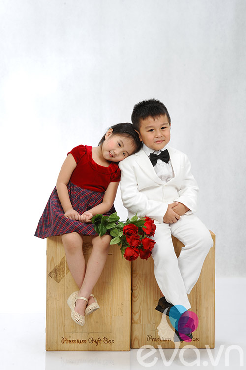 Con trai Á hậu Thu Hương tặng hoa bạn gái - 8