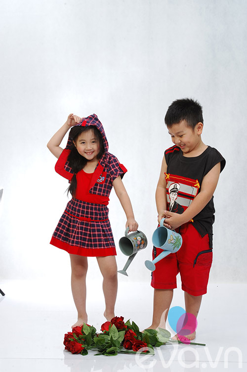 Con trai Á hậu Thu Hương tặng hoa bạn gái - 14
