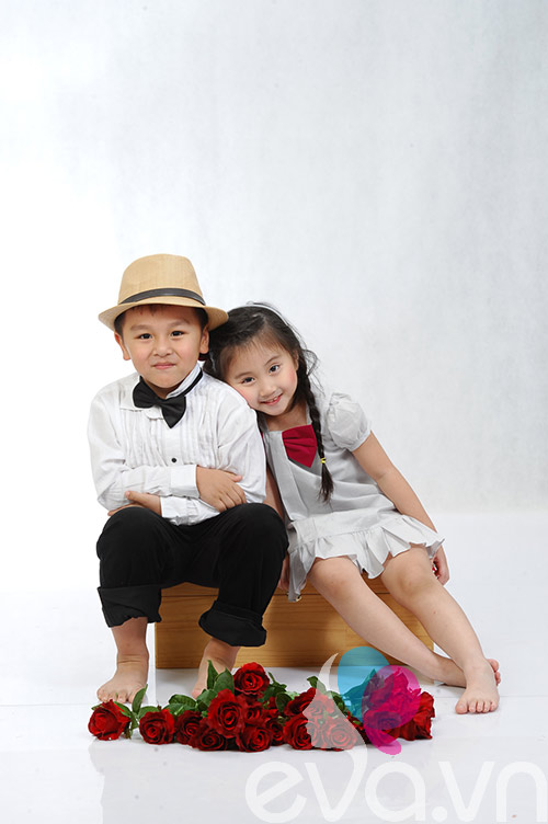 Con trai Á hậu Thu Hương tặng hoa bạn gái - 16