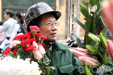 Mày râu thổ lộ chân tình ngày 8-3 - 2
