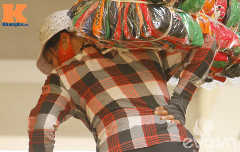 Buồn tủi những người phụ nữ không có ngày 8/3 - 8