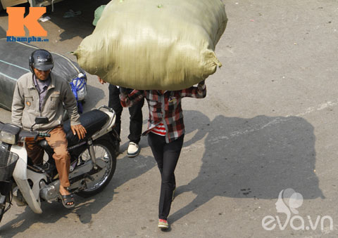 Buồn tủi những người phụ nữ không có ngày 8/3 - 7