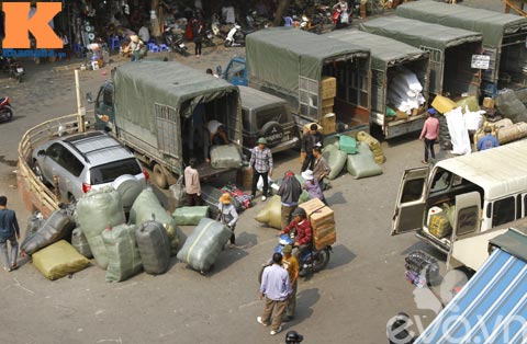 Buồn tủi những người phụ nữ không có ngày 8/3 - 1