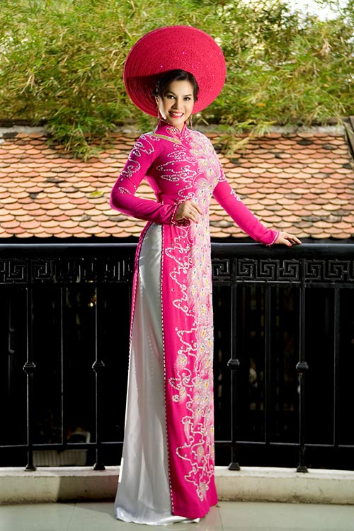 TS Kim Hồng xuống phố cùng phu quân - 14