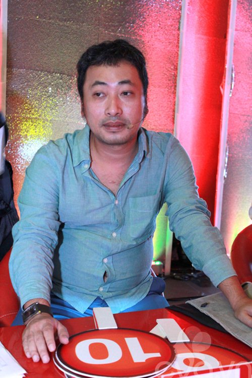 Quách Ngọc Ngoan cùng vợ đi xem ca nhạc - 3